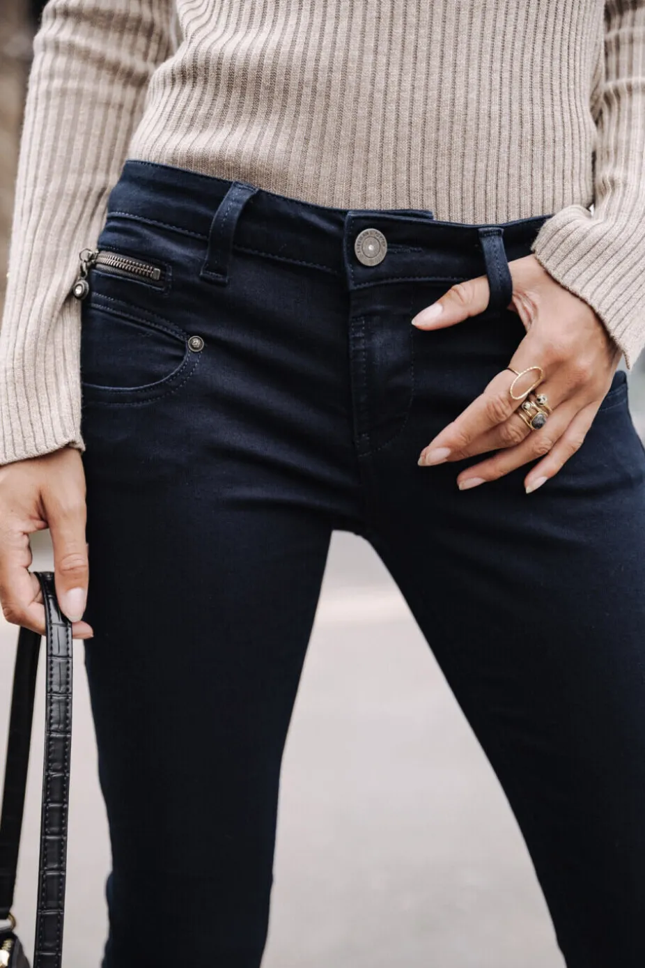 Alexa Cropped S-SDM