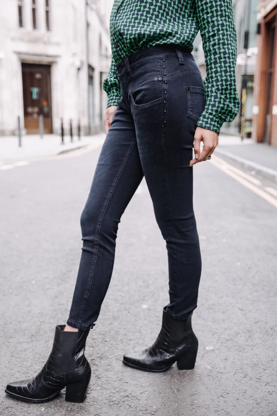 Alexa Cropped S-SDM