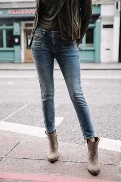 Alexa Cropped S-SDM