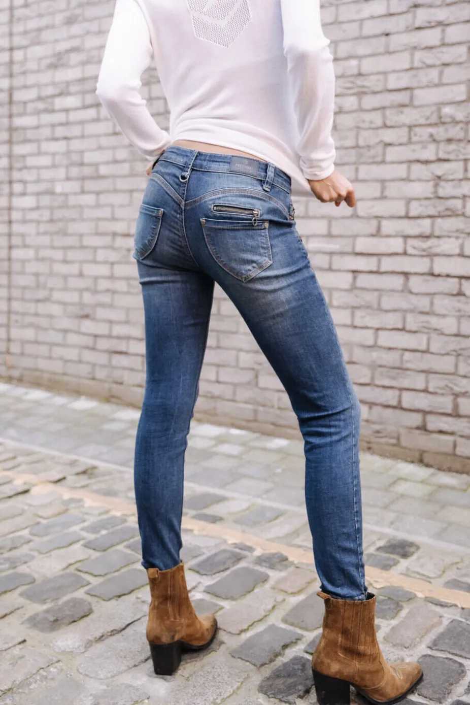 Alexa Cropped S-SDM