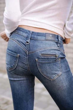 Alexa Cropped S-SDM