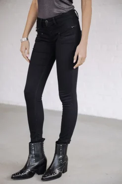 Alexa Cropped S-SDM