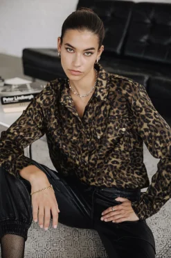 Corina Leopardo
