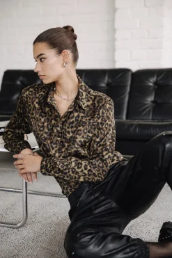Corina Leopardo