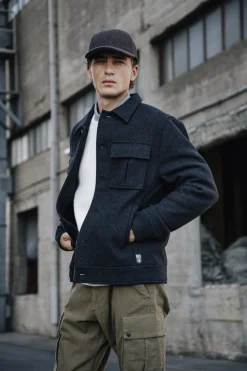 Izak Woolen