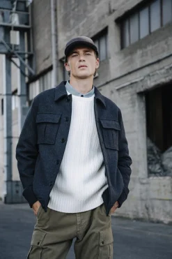 Izak Woolen