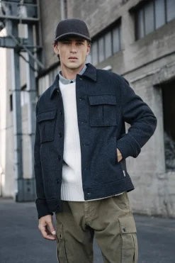 Izak Woolen