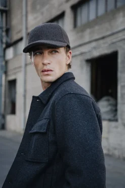 Izak Woolen