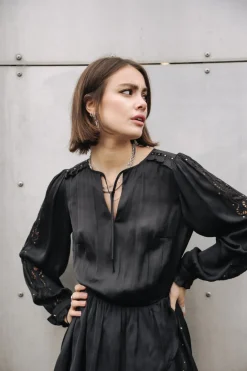 Roenie Lace