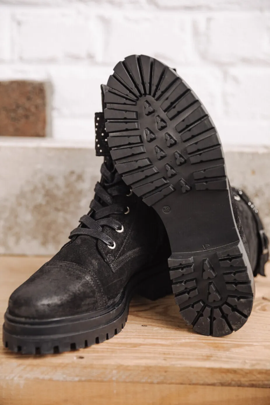 Tanny Suede