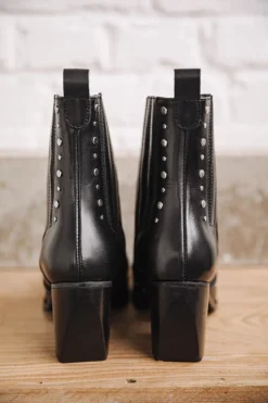Teresa Pine Studs