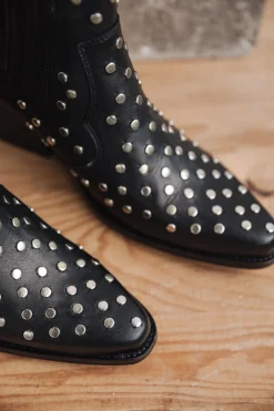 Teresa Studs