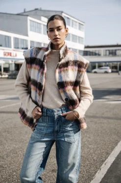 Vatika Plaid