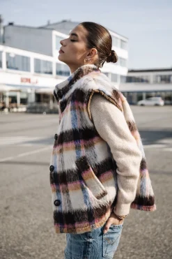 Vatika Plaid